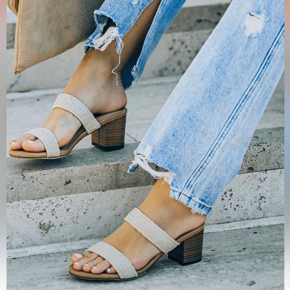 Vici, never worn, size 7.5 sandals